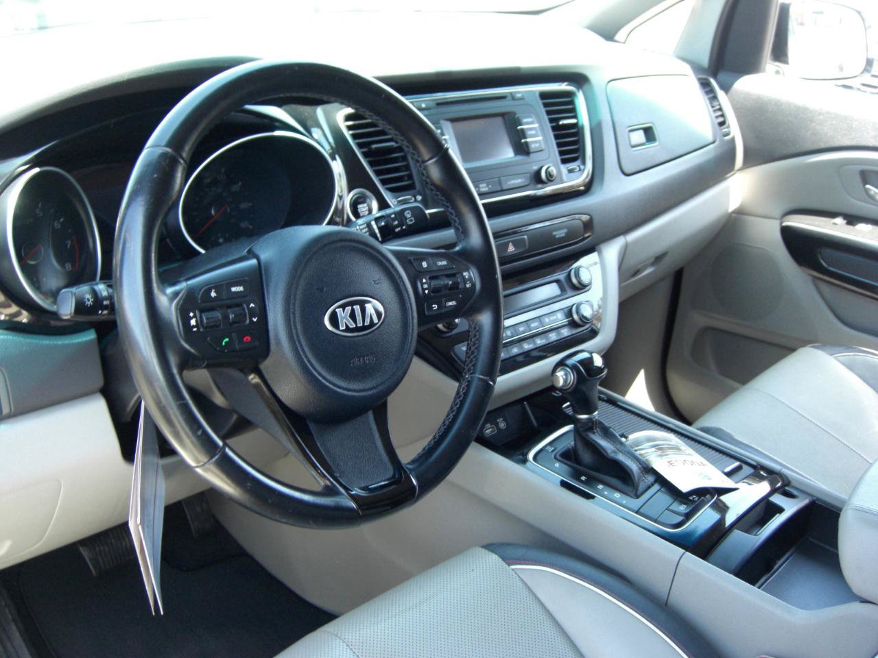 Used 2015 Kia Sedona EX FWD image 6