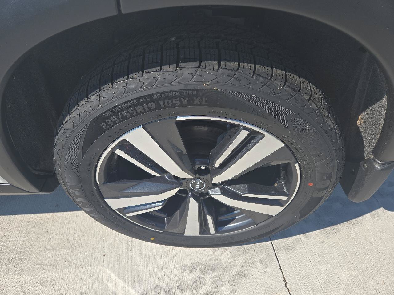 Used 2023 Nissan Rogue Platinum AWD/4WD image 8