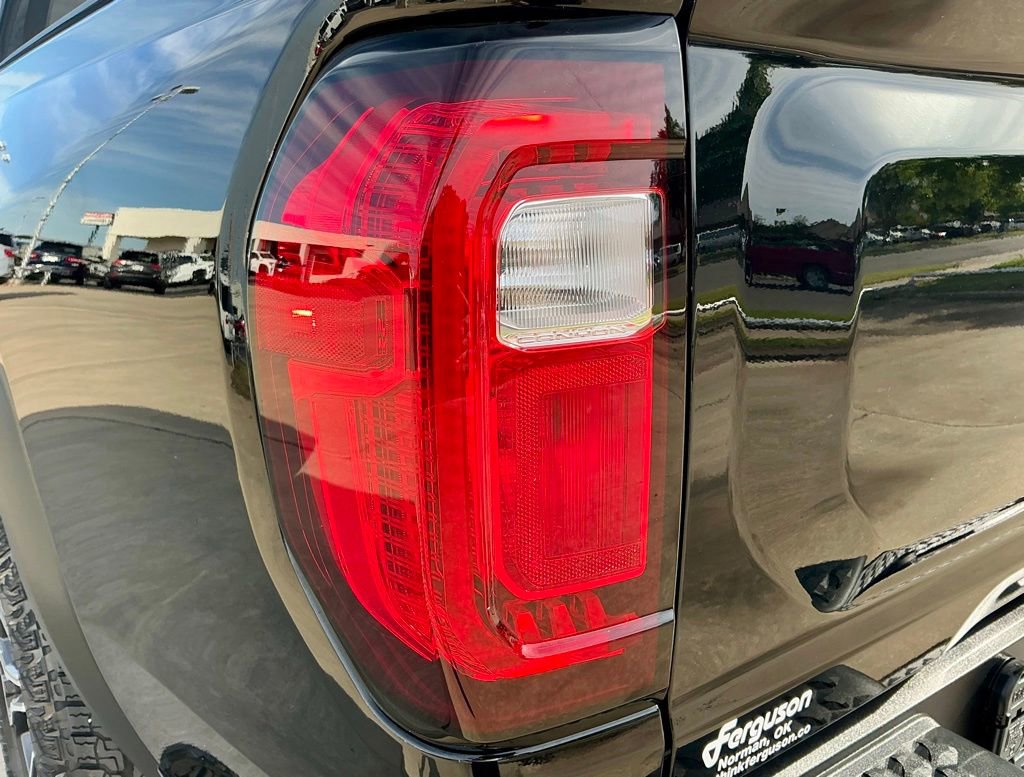 Used 2025 GMC Canyon AT4 AWD/4WD image 14