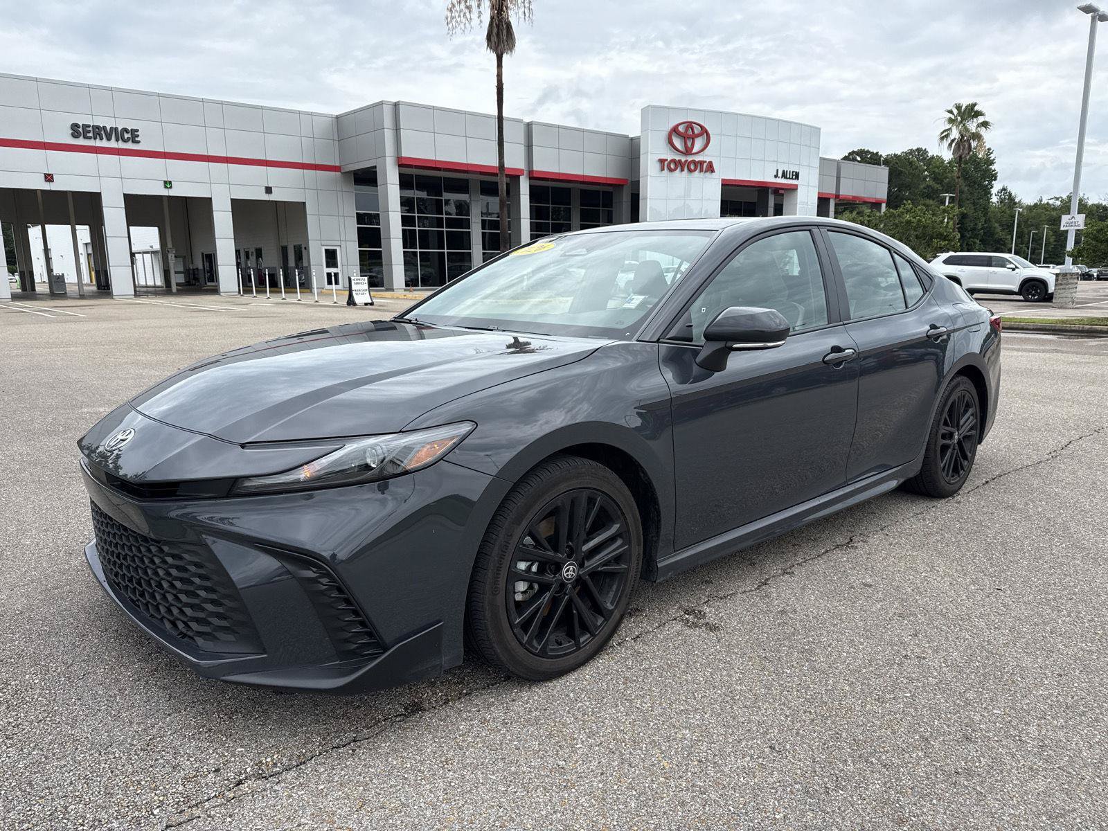 Certified 2026 Toyota Camry SE FWD image 1