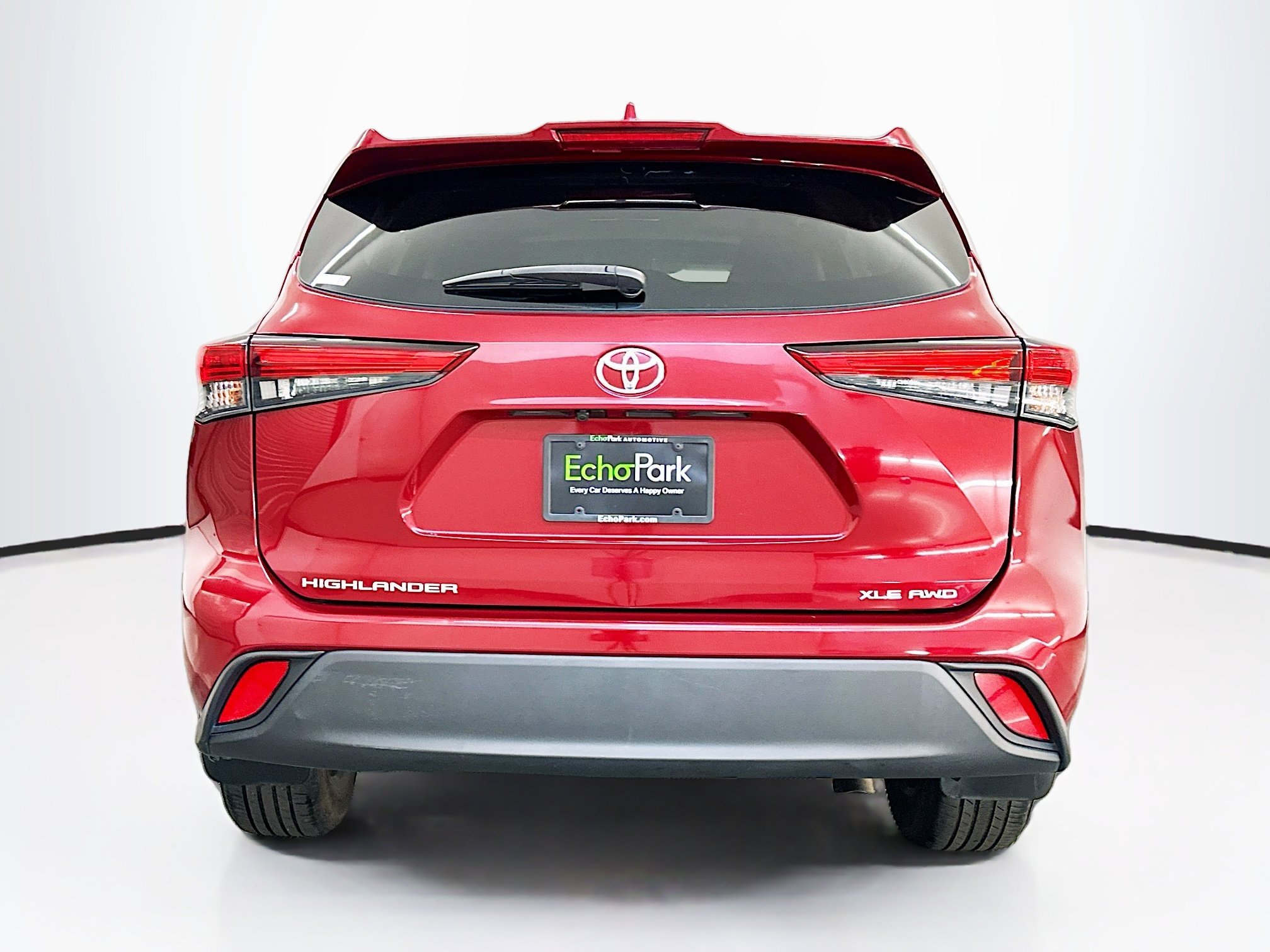 Used 2023 Toyota Highlander XLE image 7