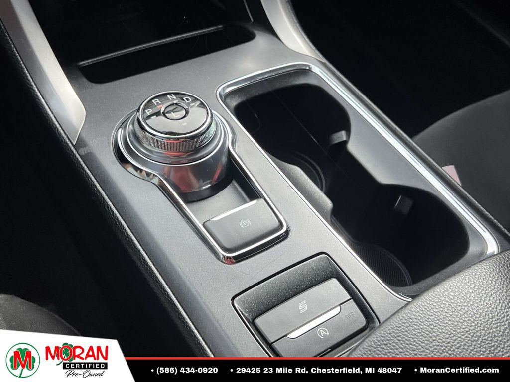 Used 2020 Ford Fusion SE FWD image 24