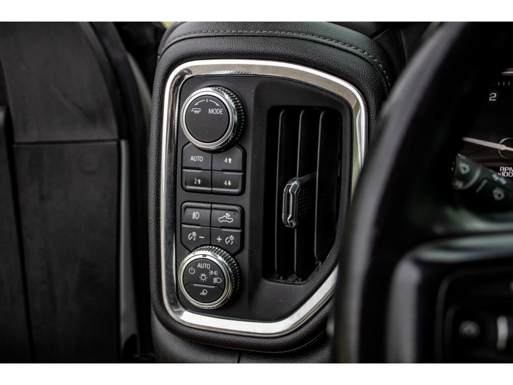Used 2023 GMC Sierra 3500 Denali w/ Denali Ultimate Package image 33
