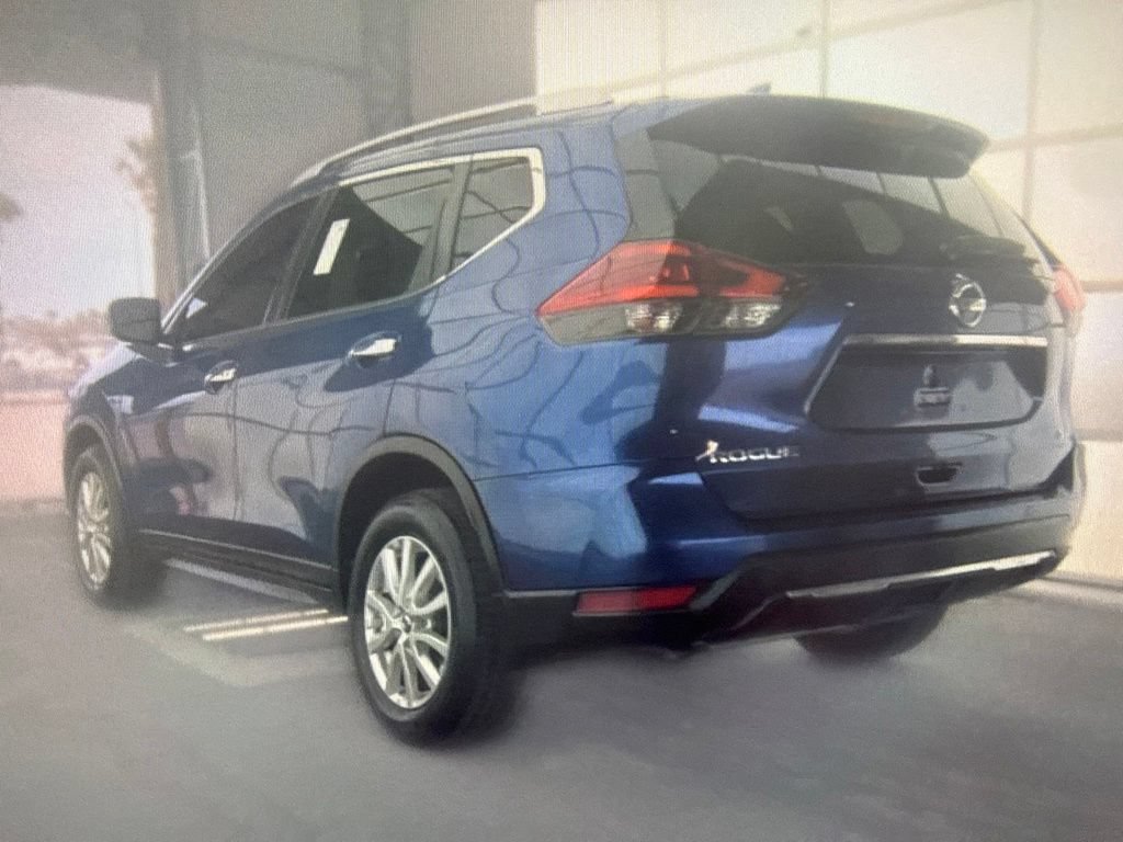 Used 2018 Nissan Rogue SV FWD image 4