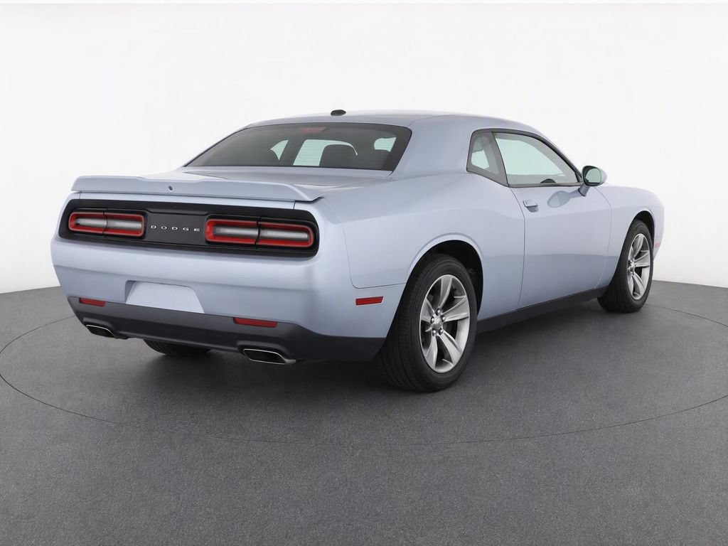 Used 2020 Dodge Challenger SXT RWD image 3