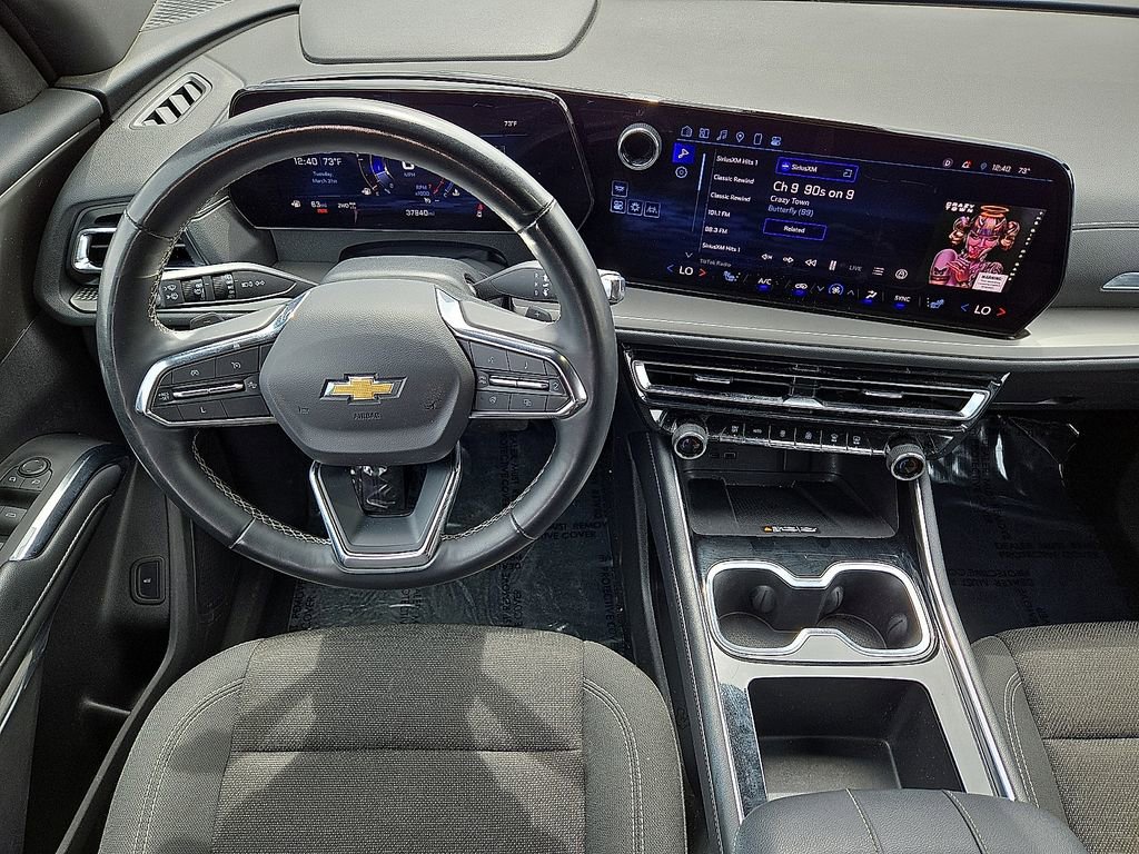 Used 2025 Chevrolet Traverse LT image 18