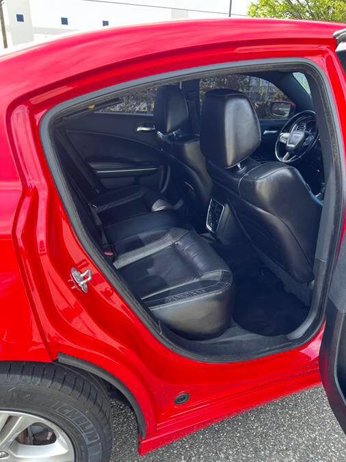 Used 2019 Dodge Charger SXT w/ Leather Interior Group image 15