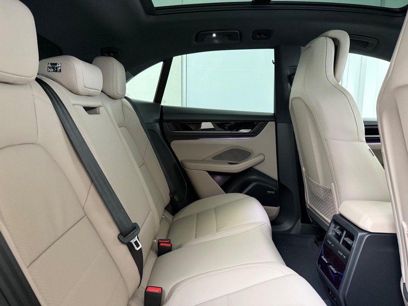 New 2026 Porsche Macan 4 Electric AWD/4WD image 13