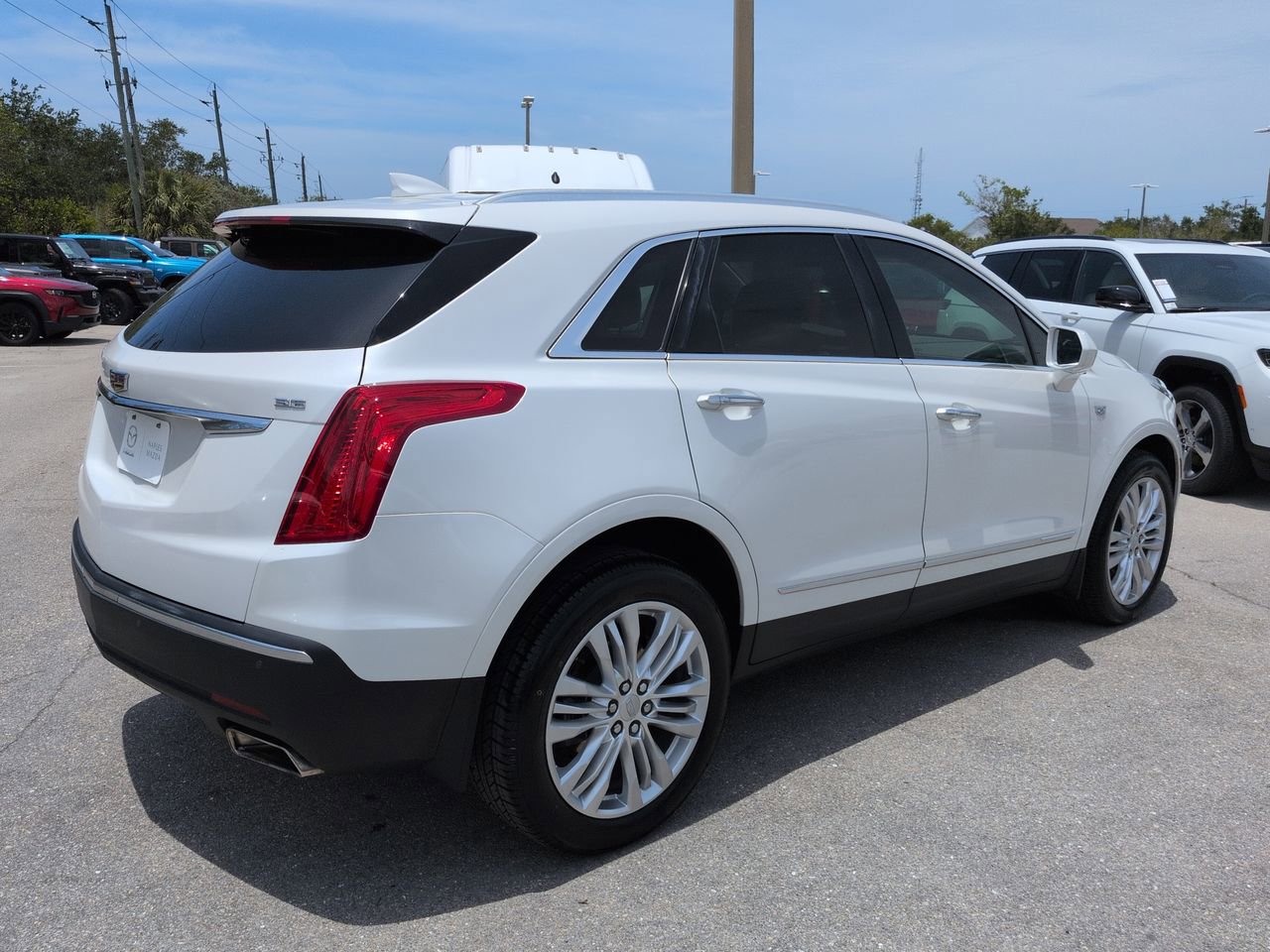Used 2017 Cadillac XT5 Premium Luxury FWD image 5