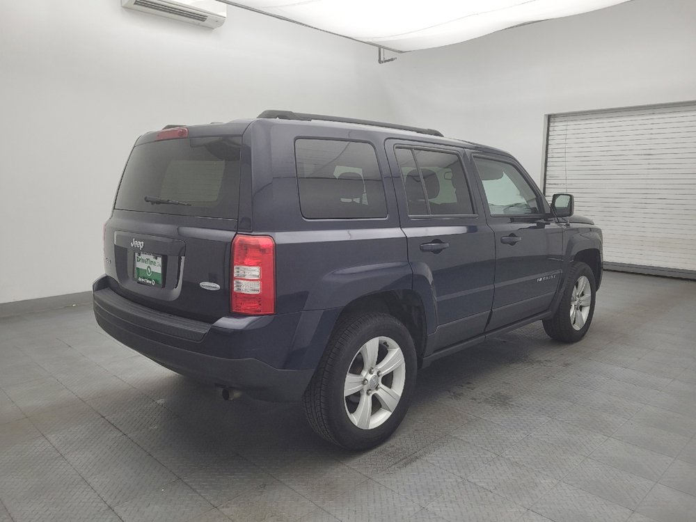 Used 2017 Jeep Patriot Latitude AWD/4WD image 9