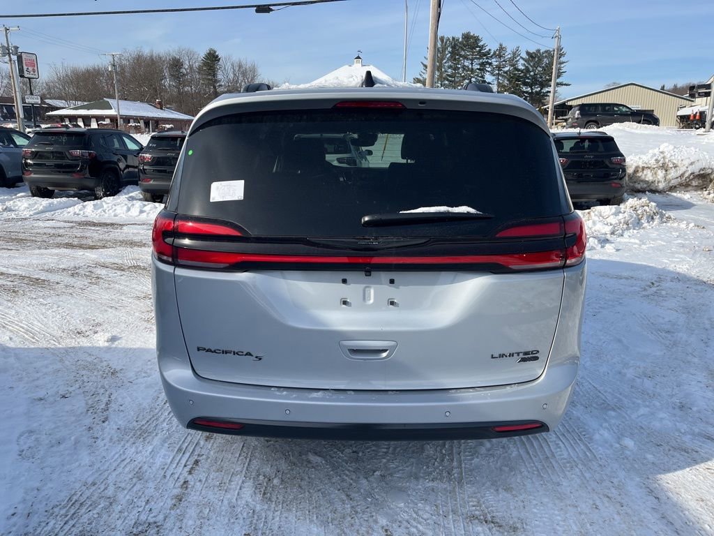 New 2026 Chrysler Pacifica Limited w/ S Appearance Package image 6