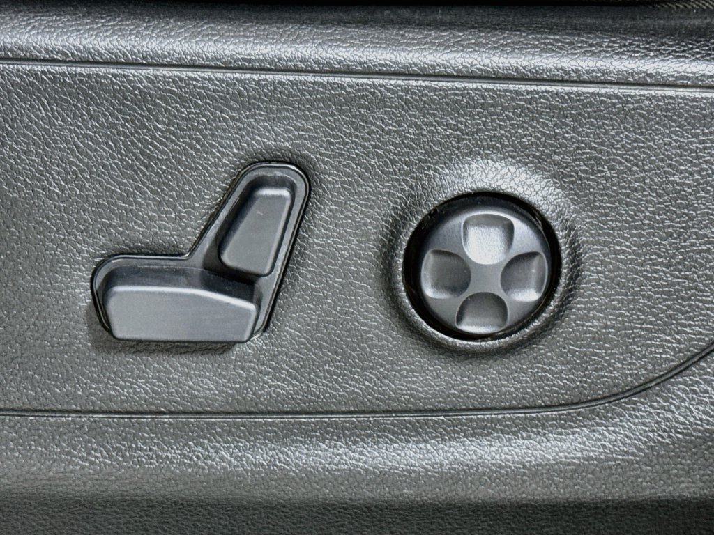 Used 2020 RAM 1500 Rebel w/ Level 2 Equipment Group AWD/4WD image 17