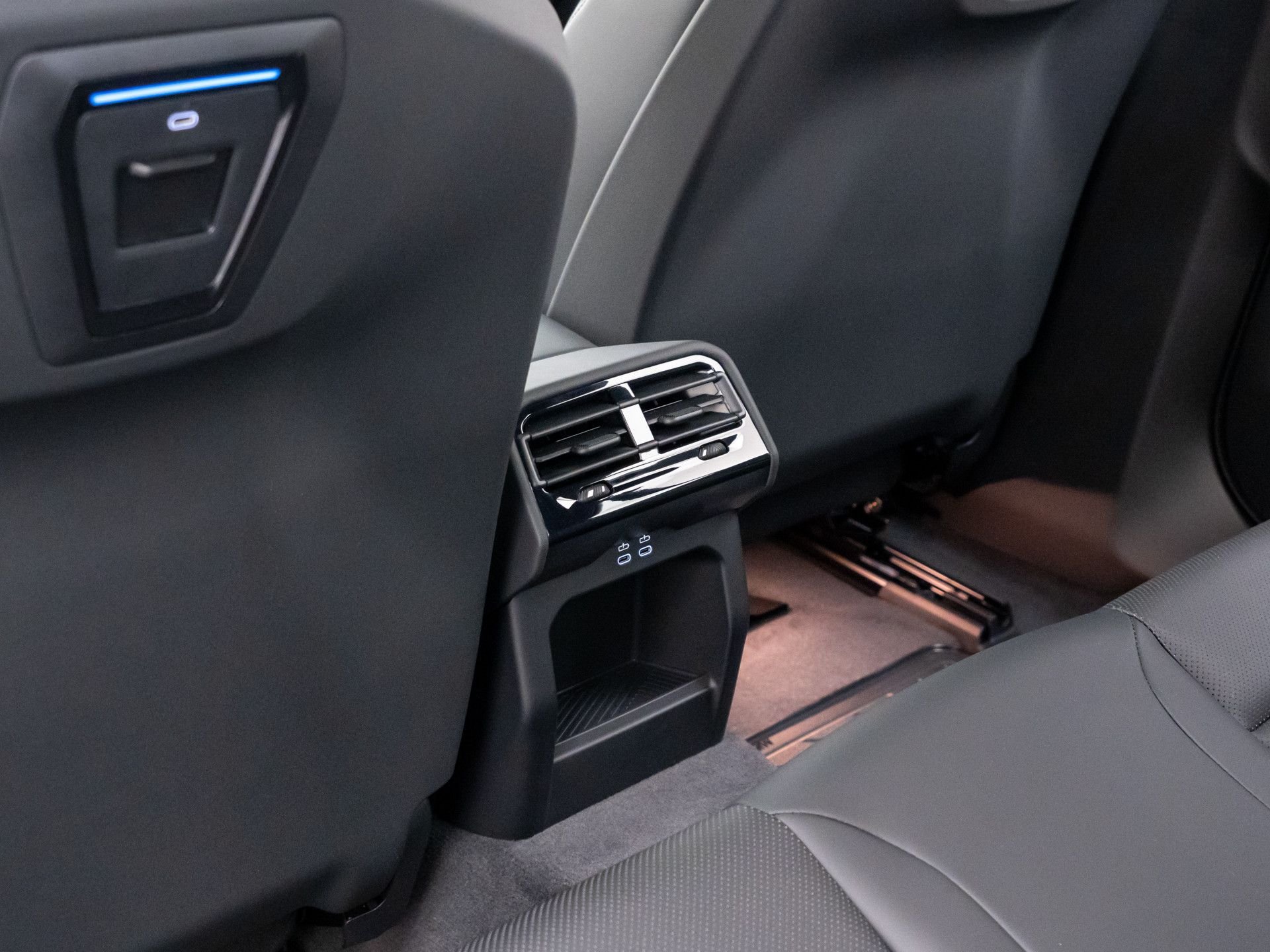 New 2026 BMW i5 M60 AWD/4WD image 18