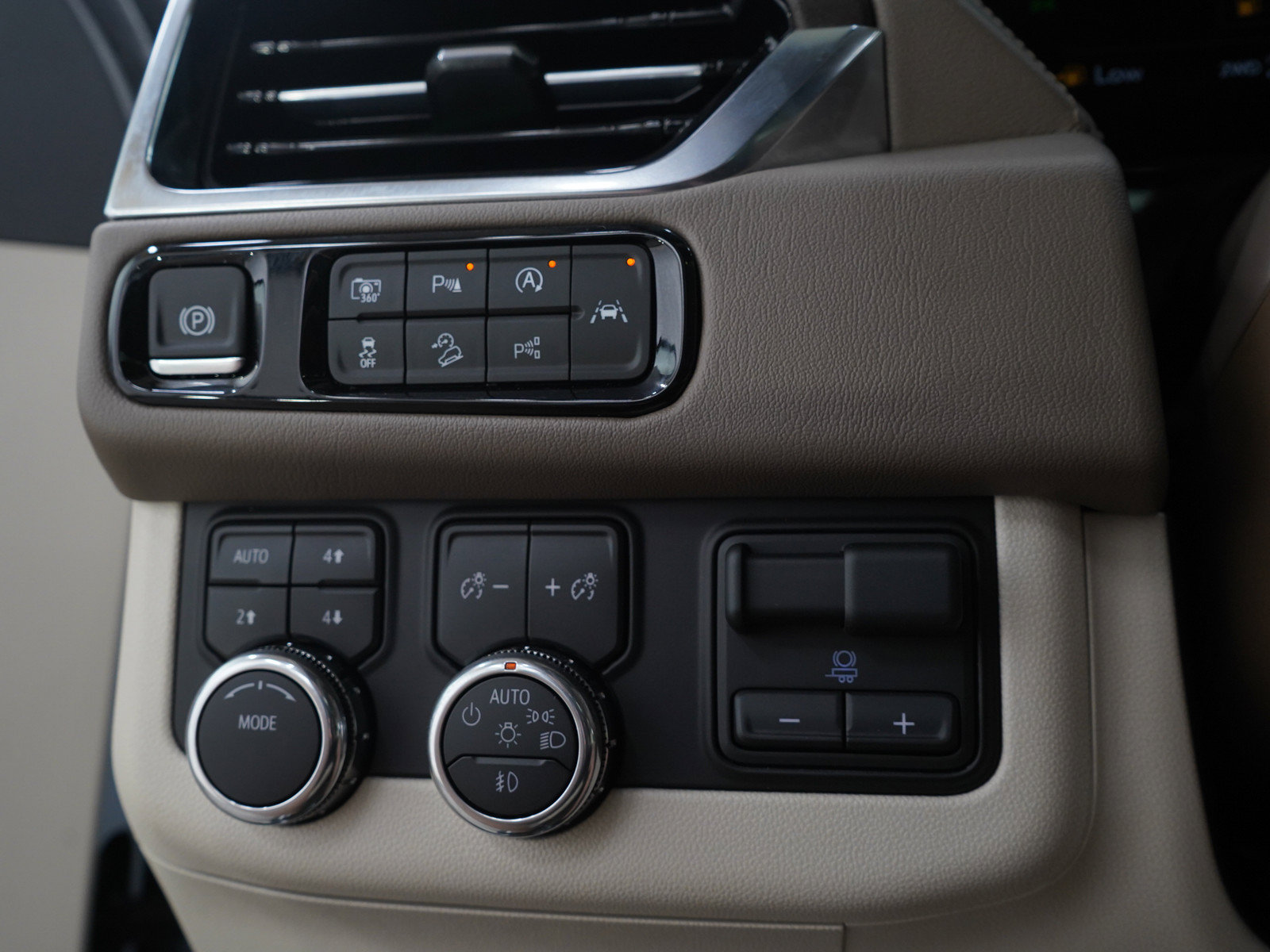Used 2026 GMC Yukon Denali w/ Denali Reserve Package AWD/4WD image 29