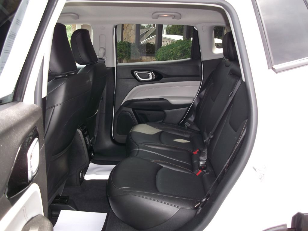 Used 2022 Jeep Compass Limited image 9