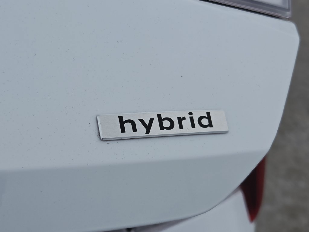 Used 2025 Hyundai Elantra SEL FWD image 18