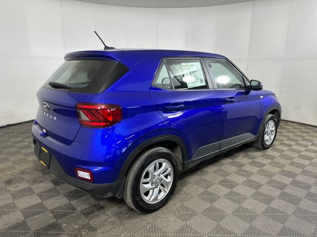 Used 2025 Hyundai Venue SE image 3