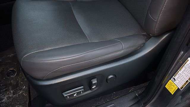 Used 2023 Lexus GX 460 Premium w/ Accessory Package image 29