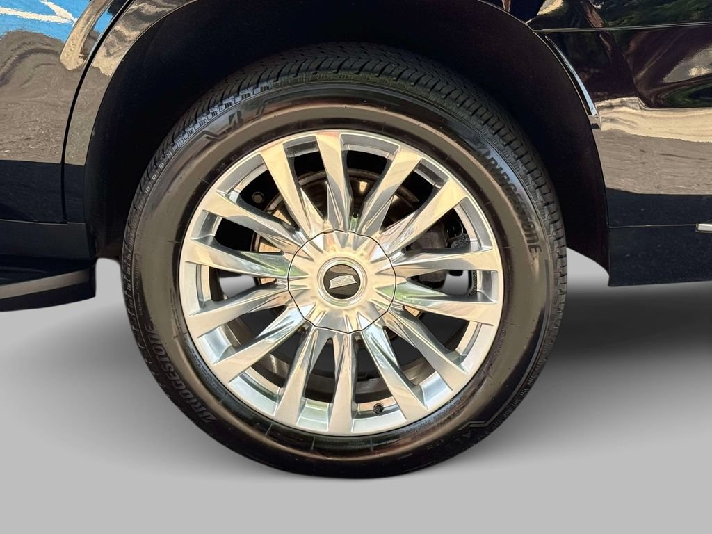 Used 2023 Cadillac Escalade Premium Luxury AWD/4WD image 13