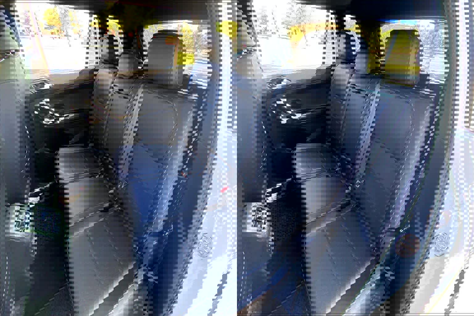 Used 2020 Volkswagen Tiguan SE R-Line image 21