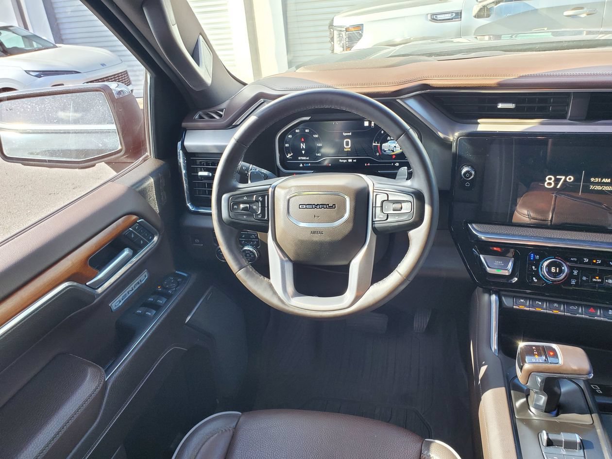 Used 2023 GMC Sierra 1500 Denali w/ Denali Reserve Package AWD/4WD image 13
