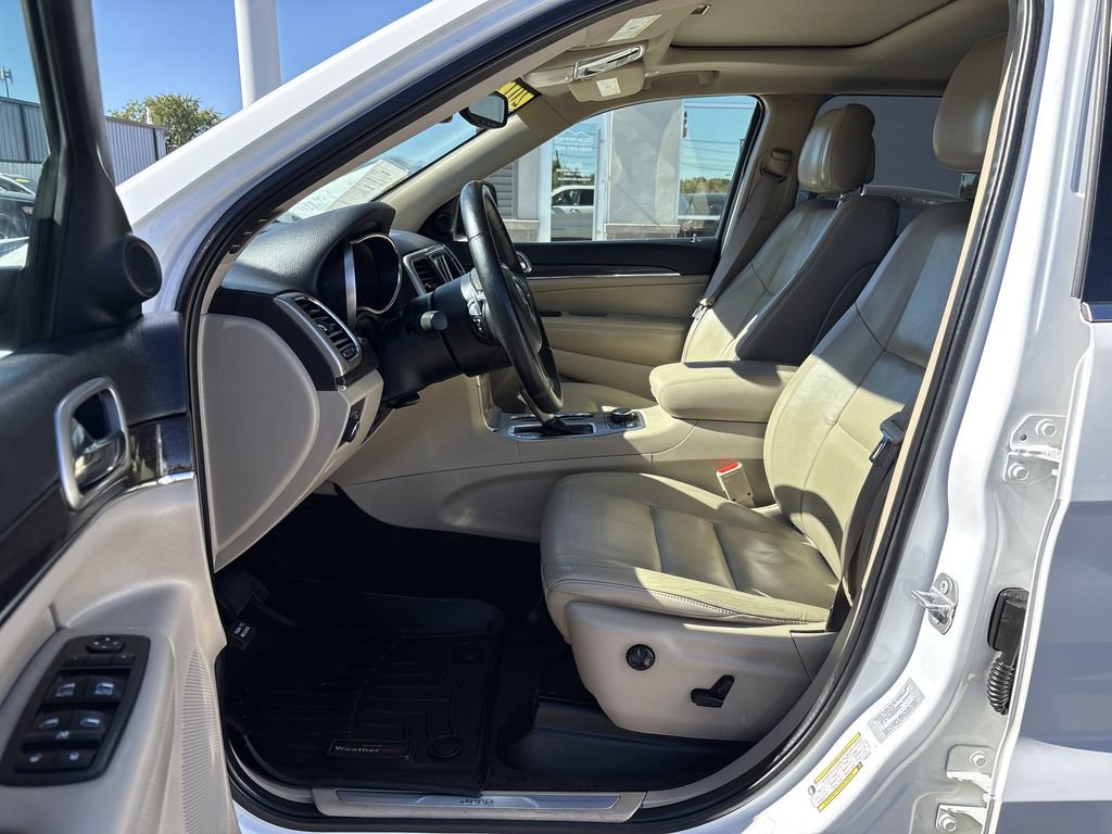 Used 2017 Jeep Grand Cherokee Limited image 25