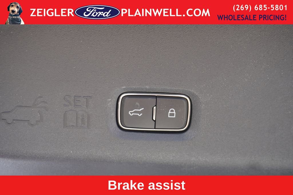 Used 2025 Ford Expedition Active image 14