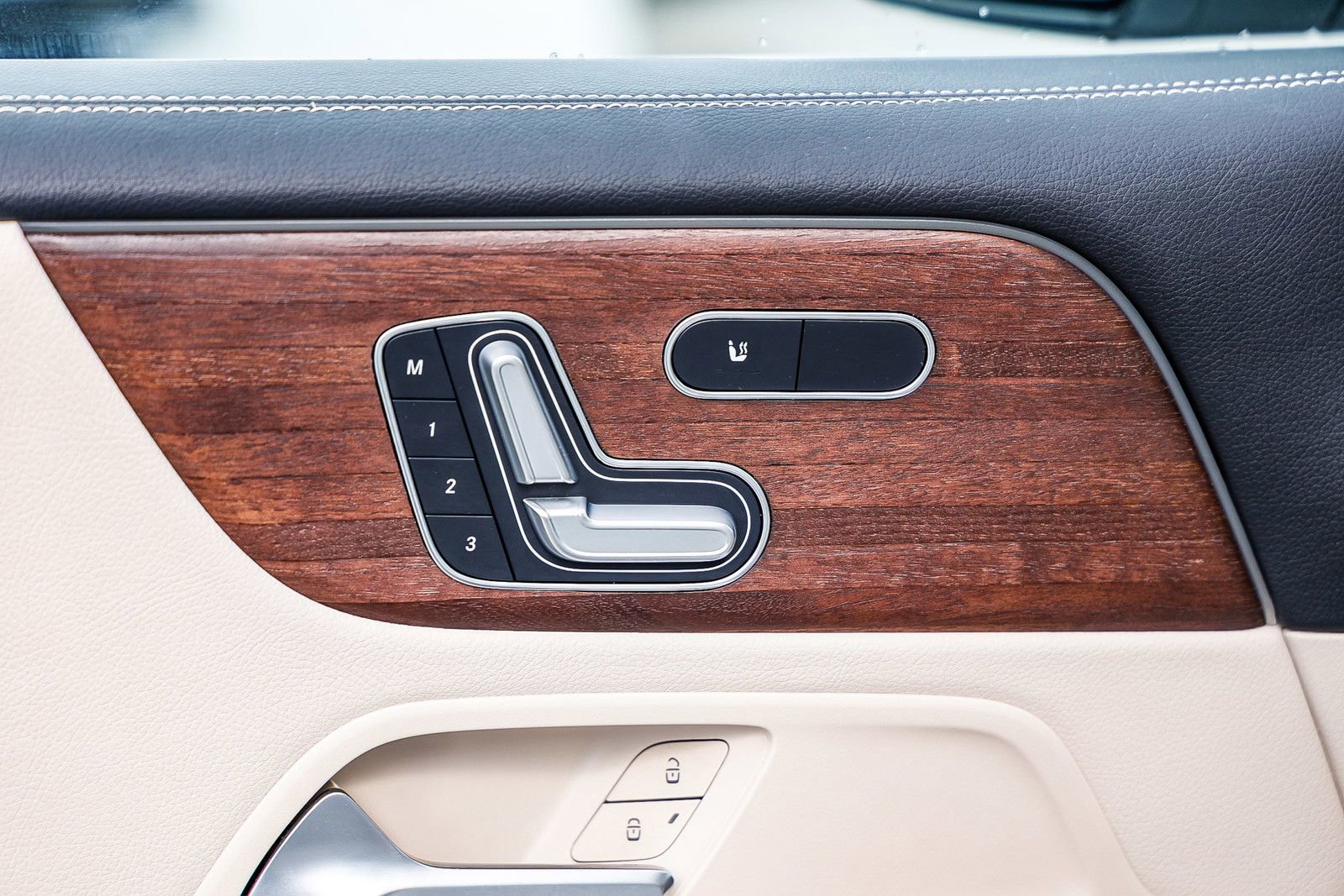 Certified 2022 Mercedes-Benz GLB 250 4MATIC image 22