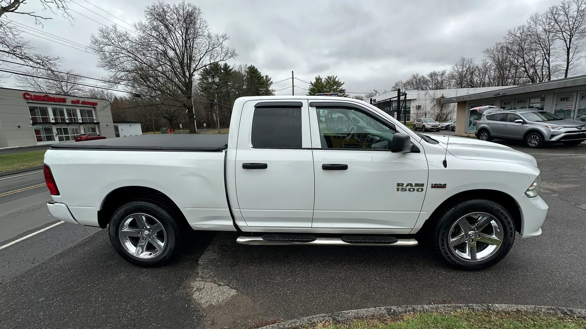 Used 2017 RAM 1500 Express image 4