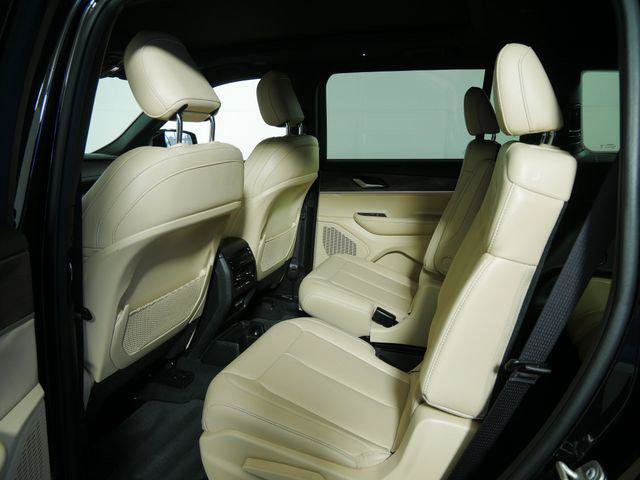 Certified 2023 Jeep Grand Cherokee L Limited w/ Trailer Tow Package AWD/4WD image 17