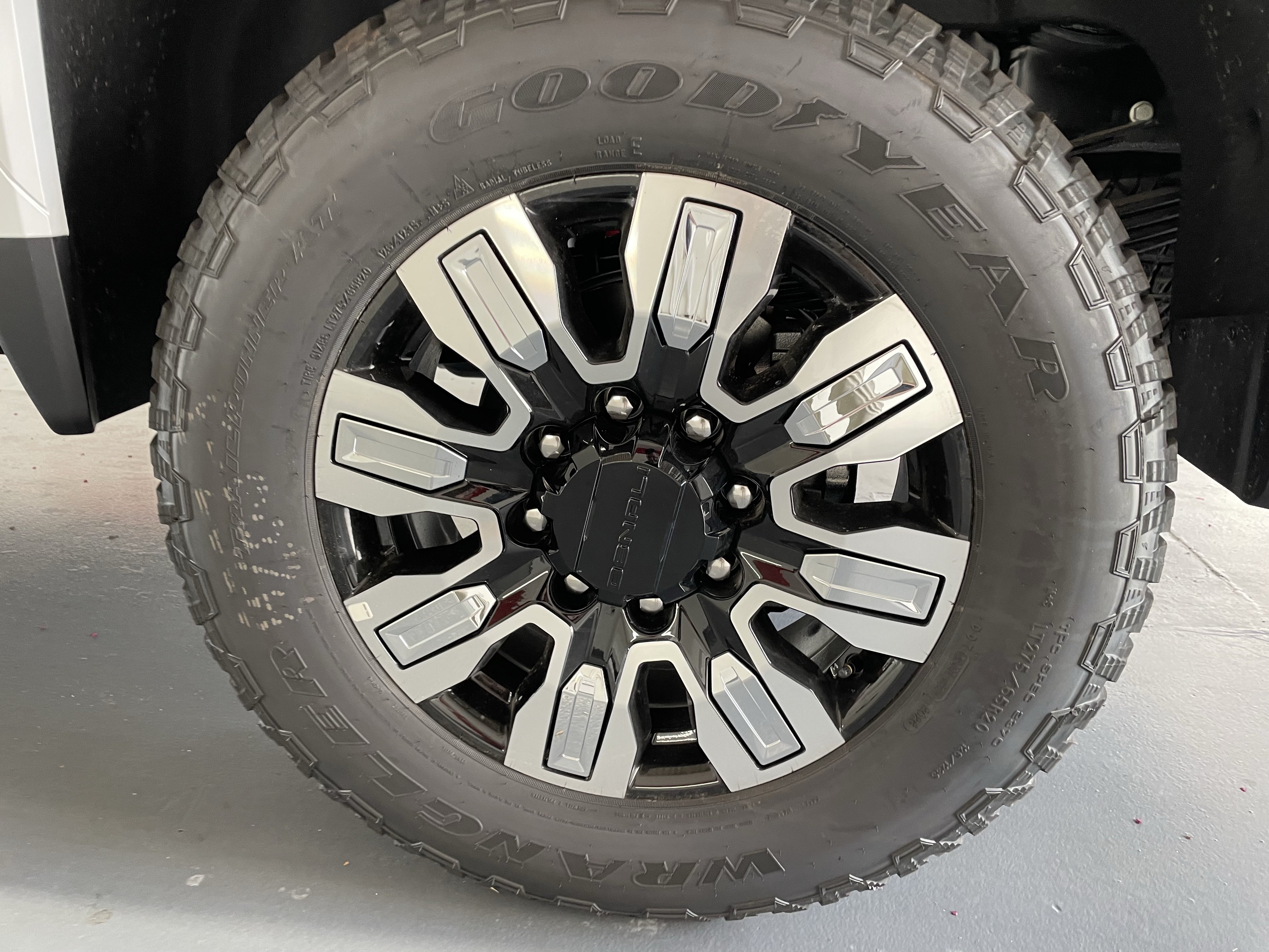 New 2026 GMC Sierra 2500 Denali w/ Denali Reserve Package AWD/4WD image 7