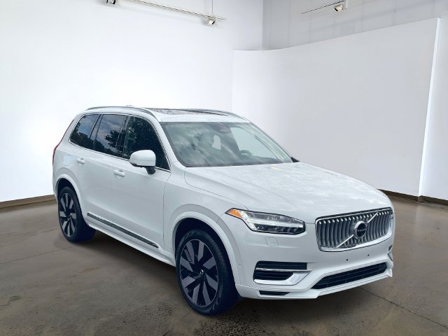 Used 2024 Volvo XC90 T8 Ultimate AWD/4WD image 3