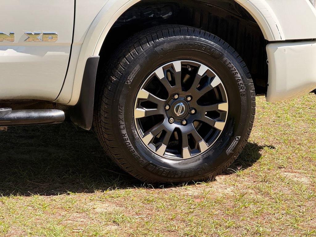 Used 2019 Nissan Titan PRO-4X AWD/4WD image 9