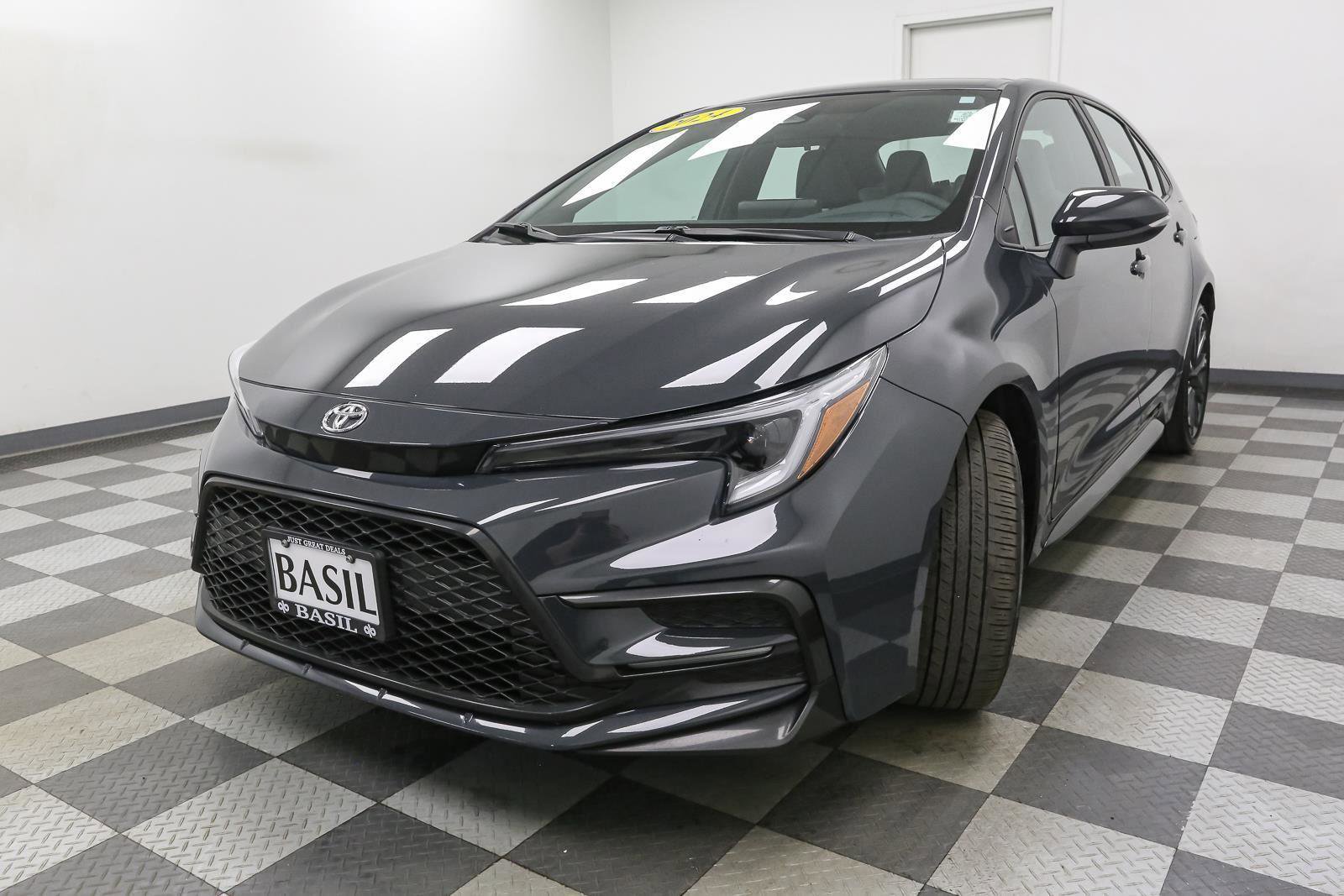 Used 2024 Toyota Corolla SE FWD image 4