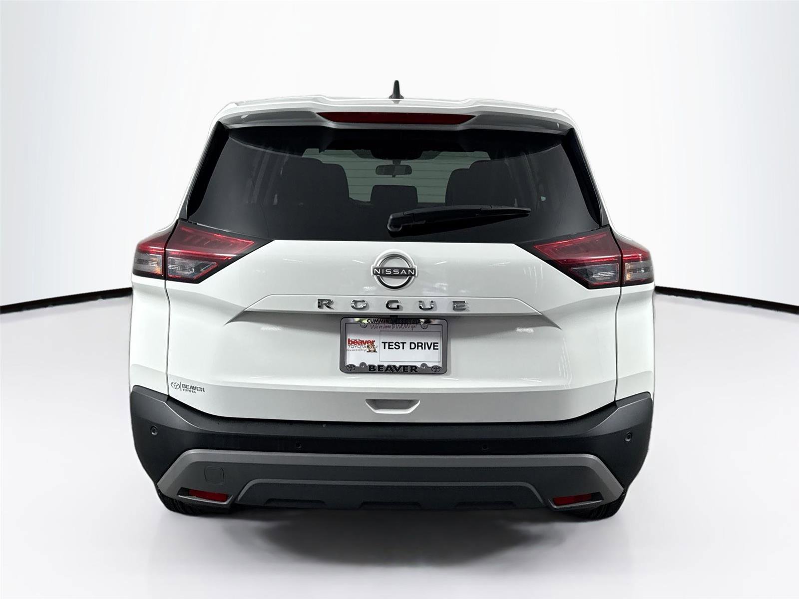 Used 2023 Nissan Rogue S FWD image 10
