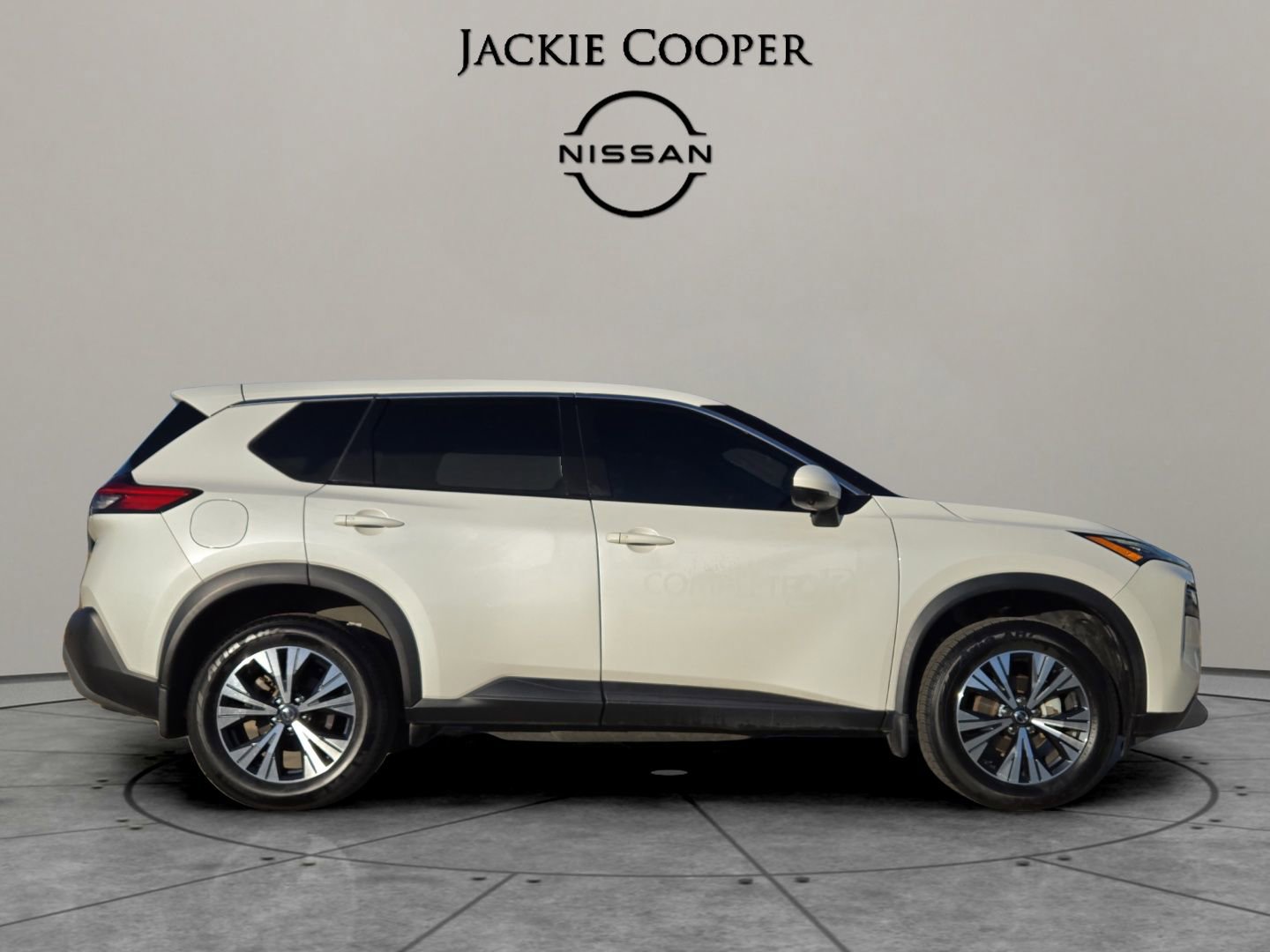 Used 2021 Nissan Rogue SV image 6