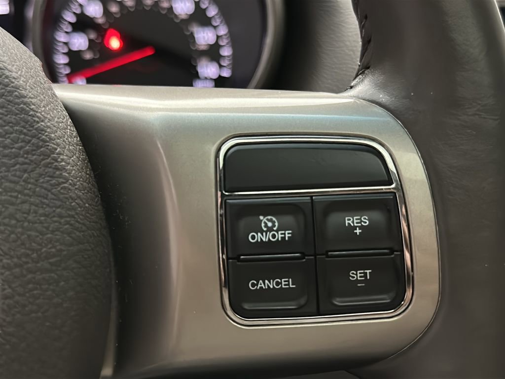 Used 2012 Jeep Grand Cherokee Laredo w/ Laredo E Group AWD/4WD image 24