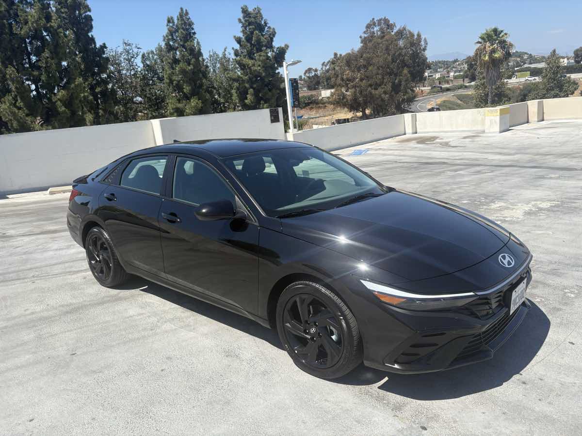 Used 2026 Hyundai Elantra Sport FWD image 35