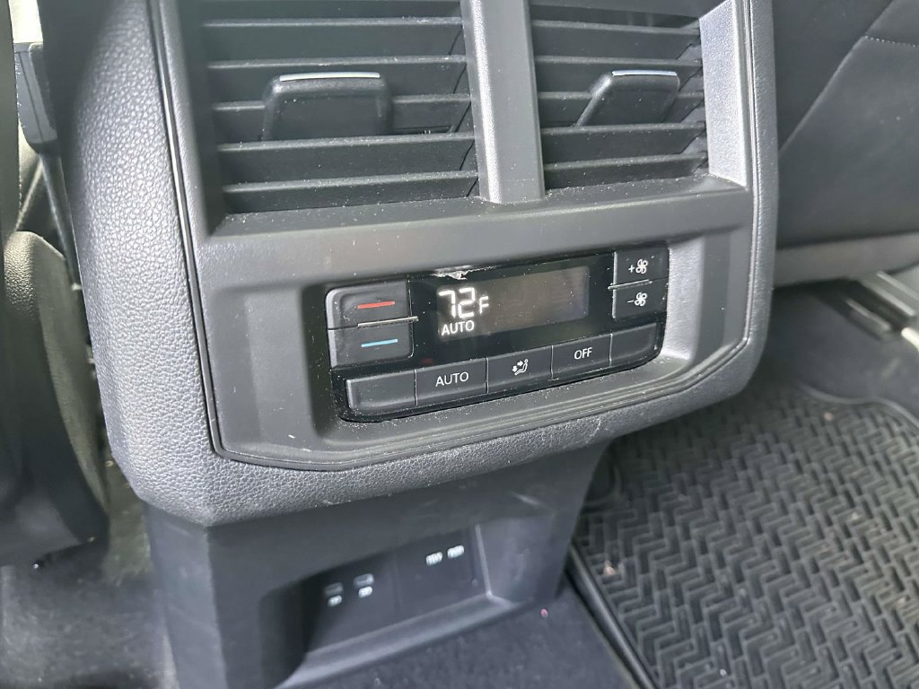 Used 2023 Volkswagen Atlas SEL R-Line AWD/4WD image 12