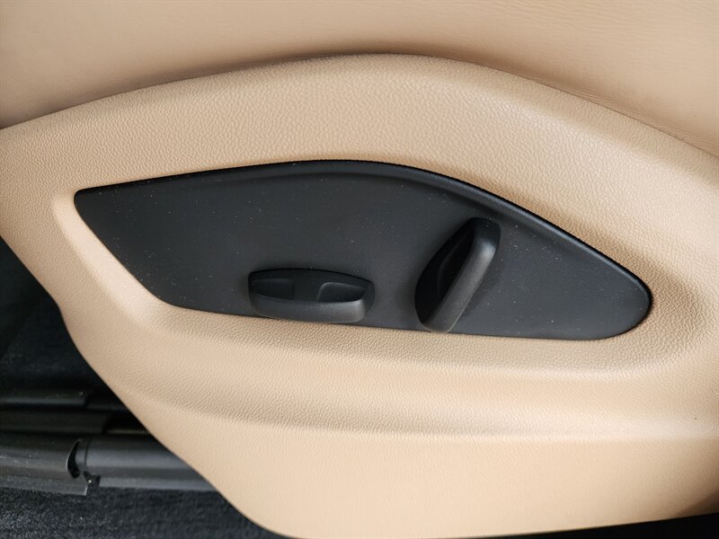 Used 2022 Porsche Cayenne Platinum Edition AWD/4WD image 25