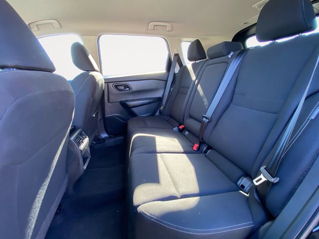 Used 2024 Nissan Rogue S image 13