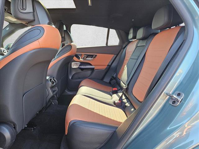 Used 2025 Mercedes-Benz GLC 300 4MATIC image 18