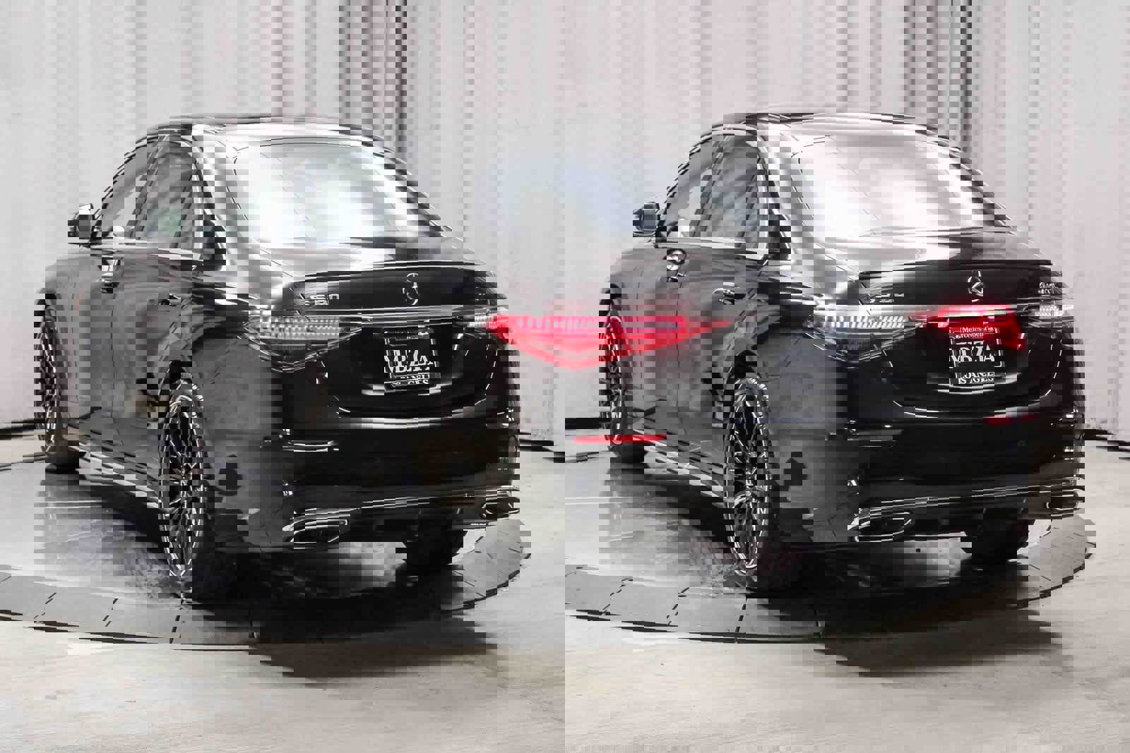 Used 2026 Mercedes-Benz S 580 4MATIC Sedan image 2