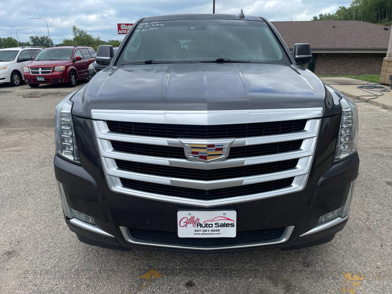 Used 2016 Cadillac Escalade Luxury image 3