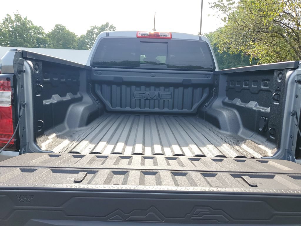 New 2026 GMC Canyon Denali w/ LPO, Black Badging Package AWD/4WD image 9