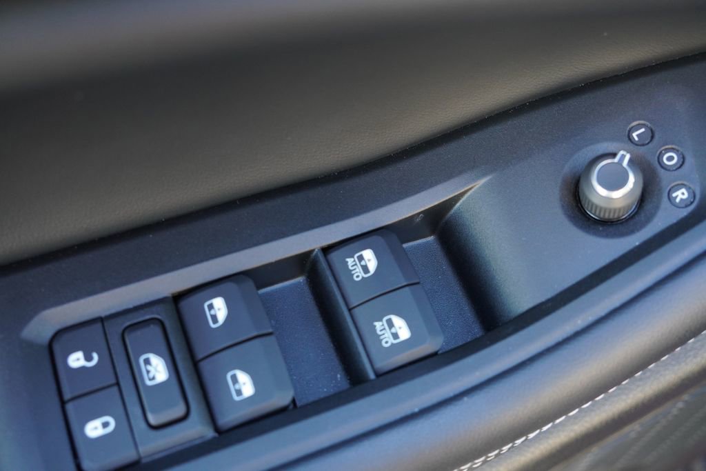 Certified 2025 Jeep Grand Cherokee Altitude image 21