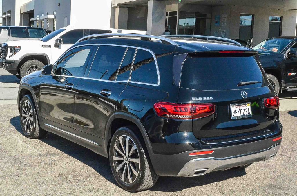 Used 2021 Mercedes-Benz GLB 250 GLB 250 image 4