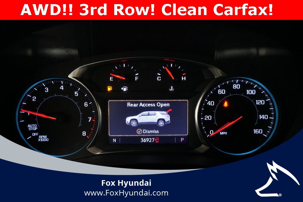 Used 2023 Chevrolet Traverse LT image 2