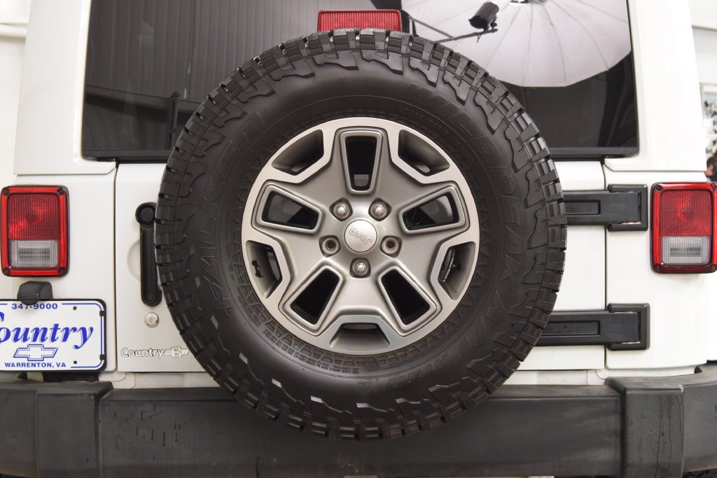 Used 2017 Jeep Wrangler Unlimited Rubicon w/ Cold Weather Group AWD/4WD image 25