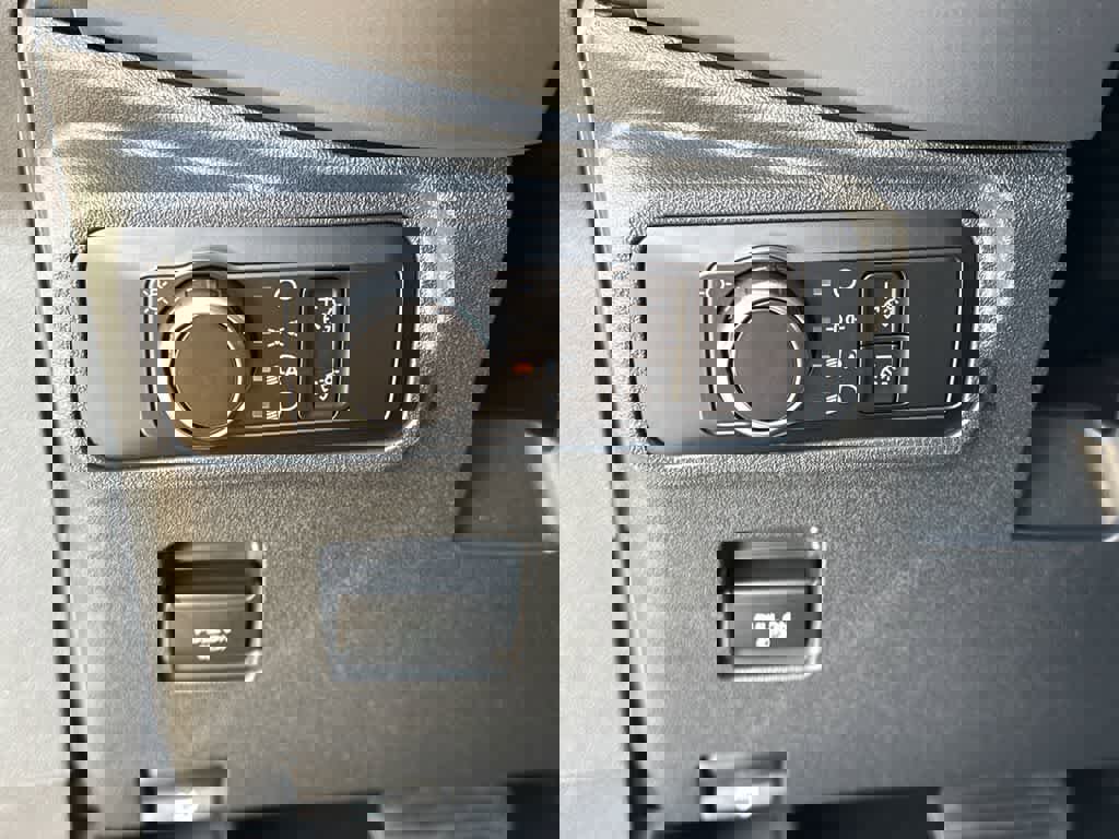 New 2025 Ford Bronco 4-Door image 31